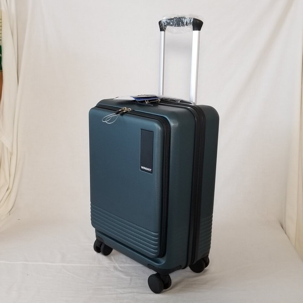 NWT! WireHot Rolling Carry-On w/TSA Lock | Laptop Section | Telescopic Handle